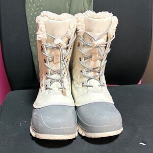 All in Motion Kids Boots - Cream and Gray